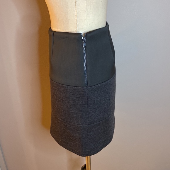 Brunello Cucinelli Size 8 Mini Skirt Black/Gray $125 OBO - Picture 3 of 9